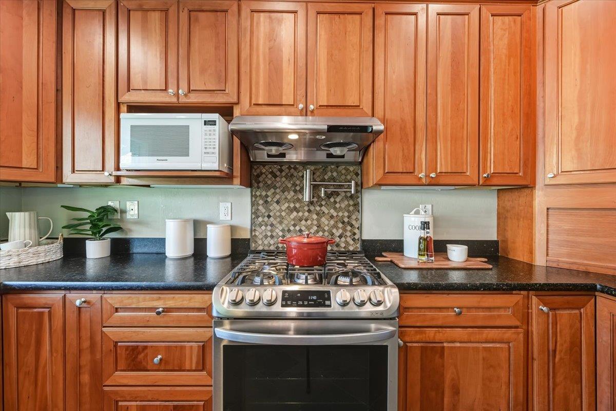 Detail Gallery Image 27 of 64 For 917 Laguna Cir, Foster City,  CA 94404 - 4 Beds | 2 Baths