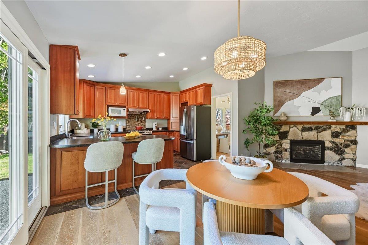 Detail Gallery Image 32 of 64 For 917 Laguna Cir, Foster City,  CA 94404 - 4 Beds | 2 Baths