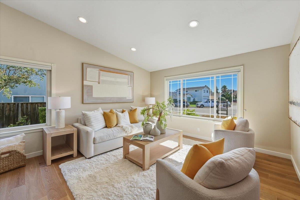 Detail Gallery Image 6 of 64 For 917 Laguna Cir, Foster City,  CA 94404 - 4 Beds | 2 Baths