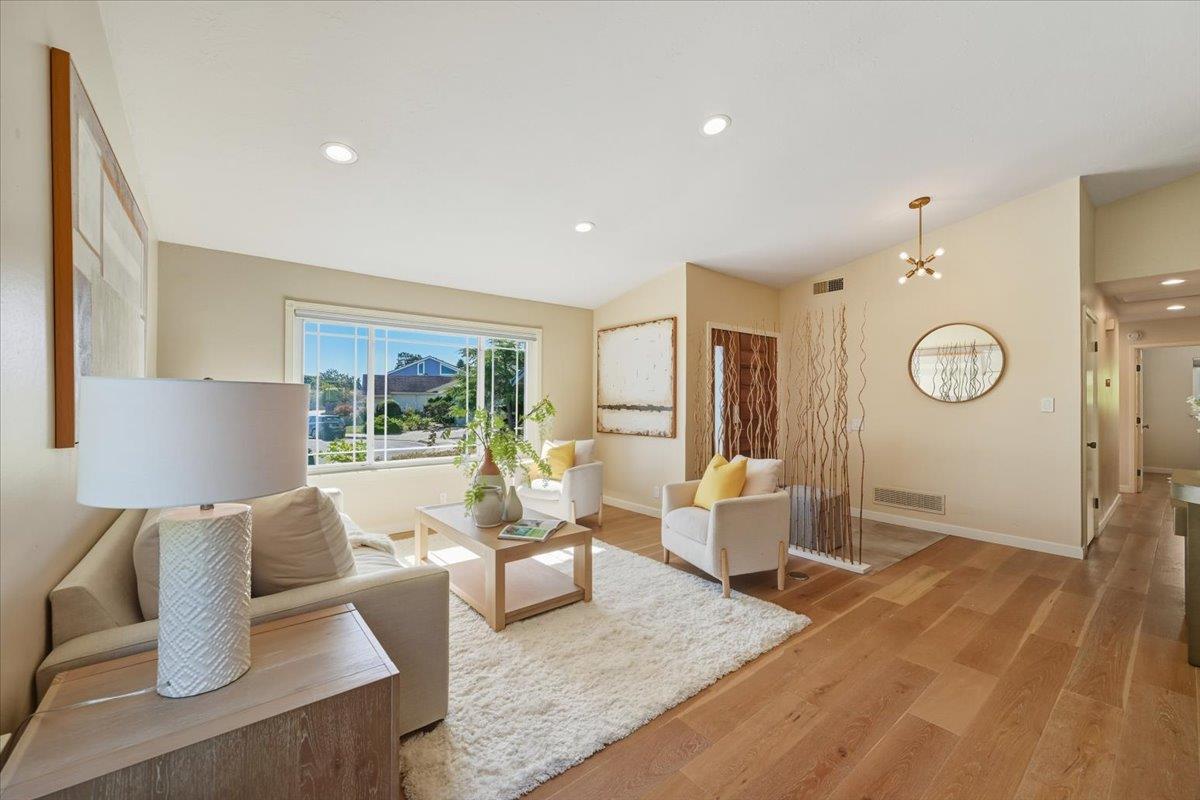 Detail Gallery Image 7 of 64 For 917 Laguna Cir, Foster City,  CA 94404 - 4 Beds | 2 Baths