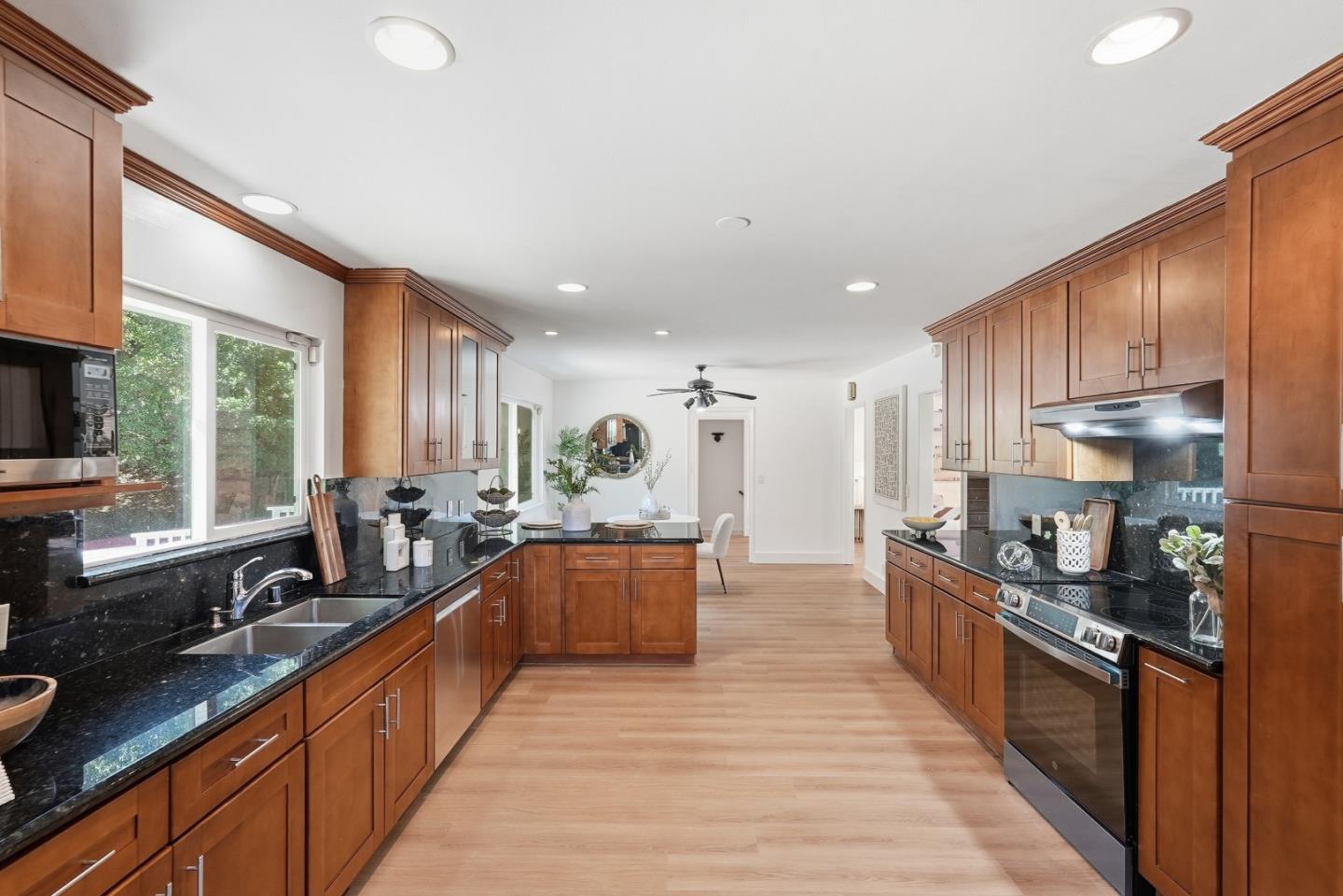 Detail Gallery Image 17 of 55 For 15821 Rica Vista Way, San Jose,  CA 95127 - 5 Beds | 4/1 Baths