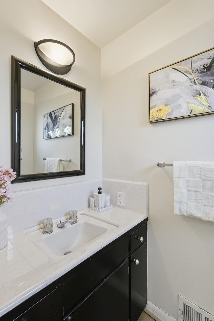 Detail Gallery Image 19 of 55 For 15821 Rica Vista Way, San Jose,  CA 95127 - 5 Beds | 4/1 Baths