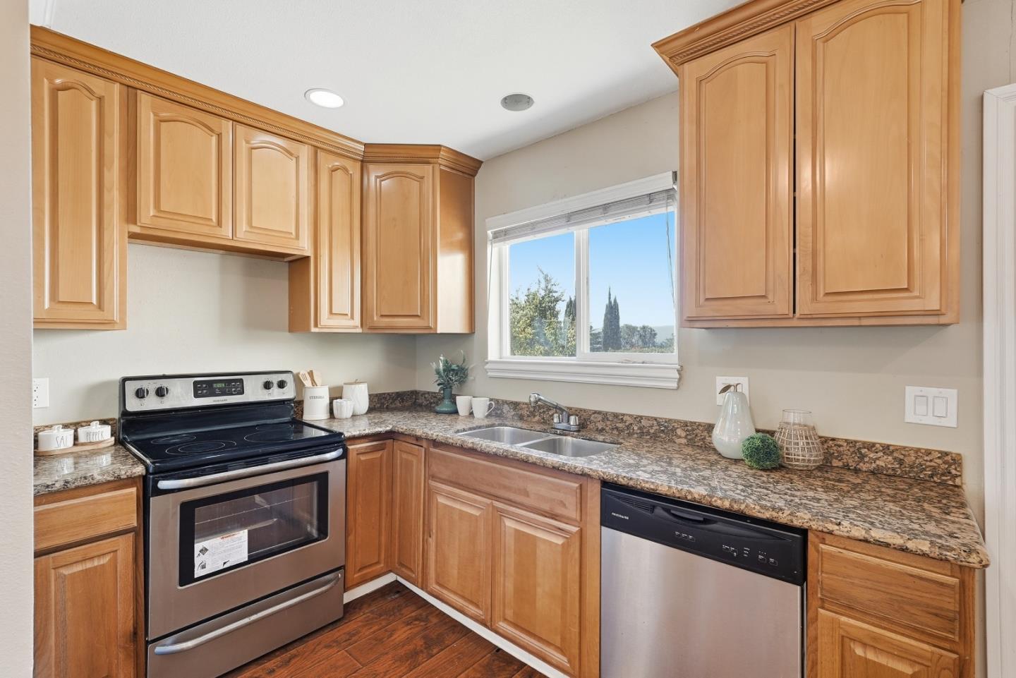 Detail Gallery Image 40 of 55 For 15821 Rica Vista Way, San Jose,  CA 95127 - 5 Beds | 4/1 Baths