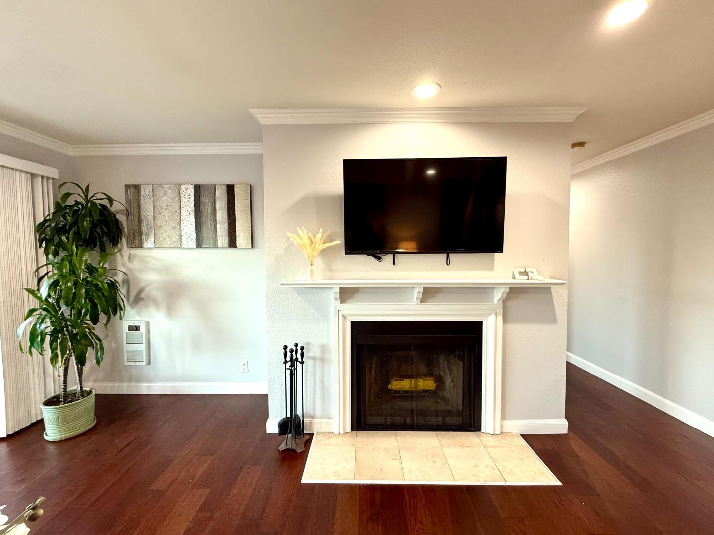 Detail Gallery Image 3 of 34 For 1031 Cherry Ave #20,  San Bruno,  CA 94066 - 2 Beds | 2 Baths