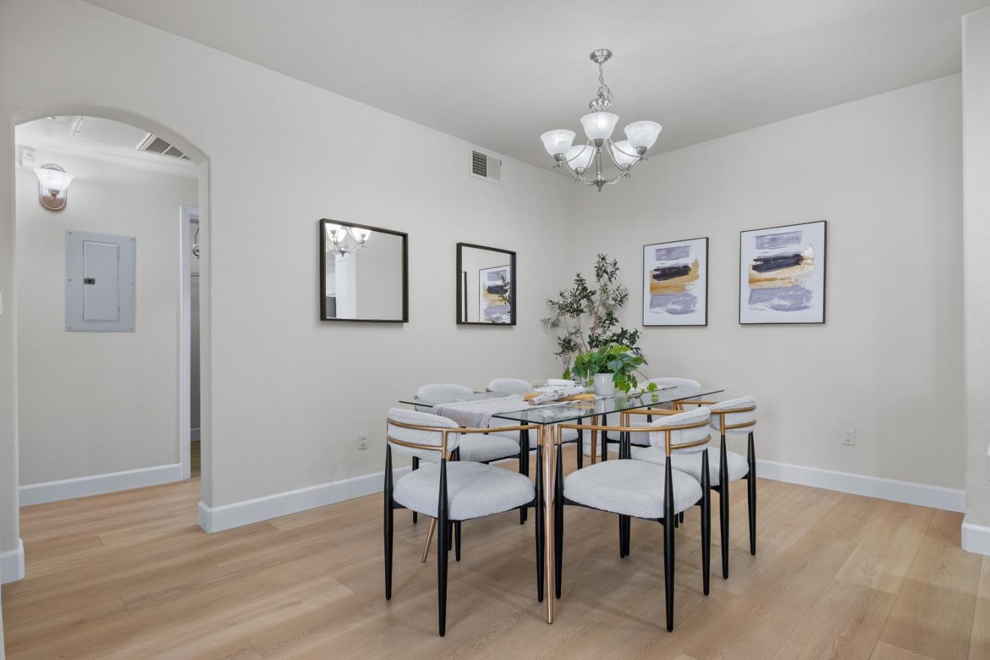 Detail Gallery Image 13 of 51 For 1837 Camino Leonor, San Jose,  CA 95131 - 2 Beds | 2 Baths