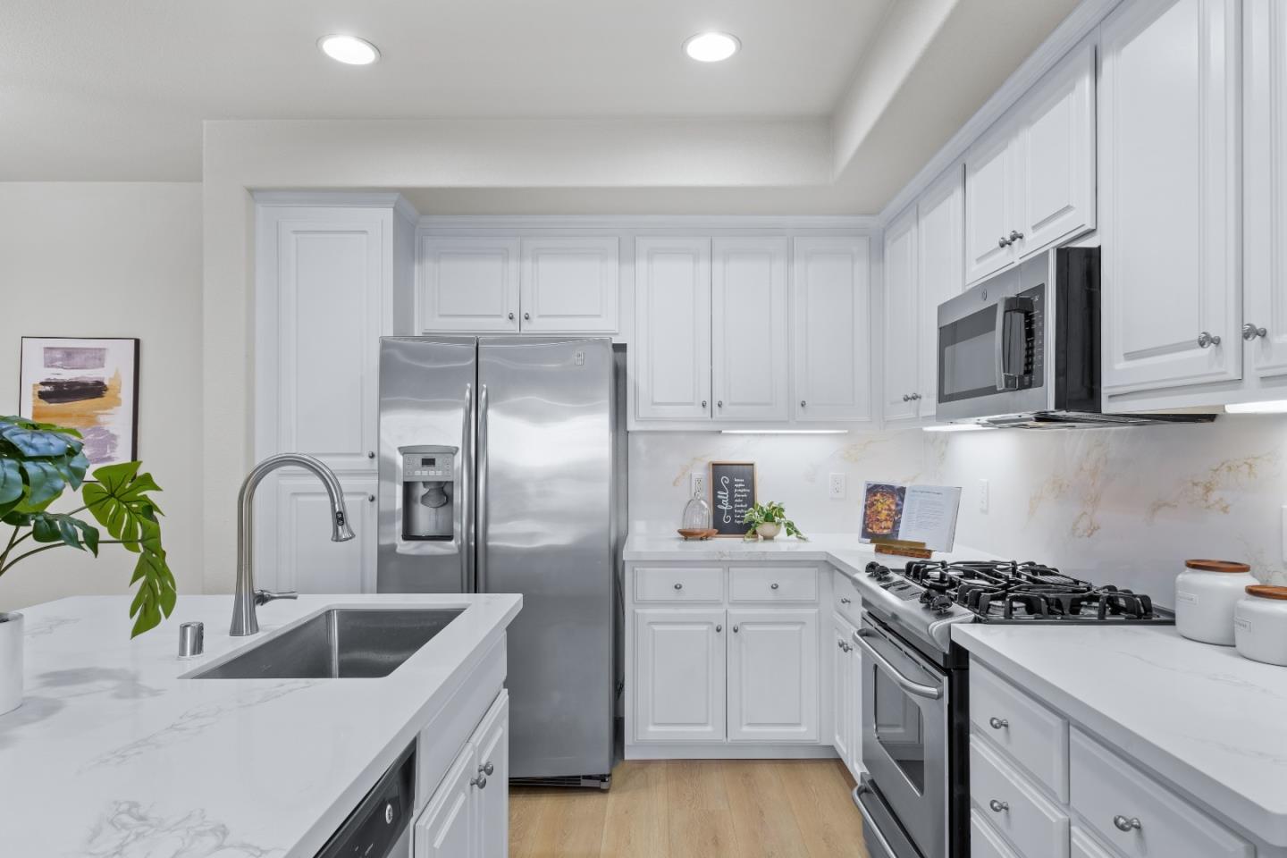 Detail Gallery Image 19 of 51 For 1837 Camino Leonor, San Jose,  CA 95131 - 2 Beds | 2 Baths