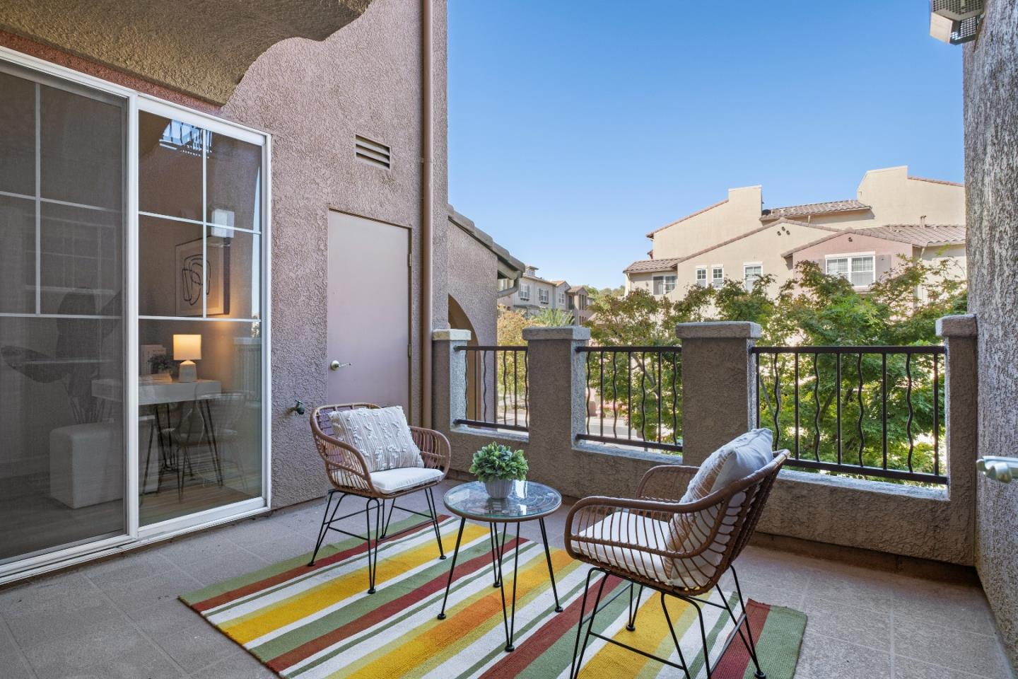 Detail Gallery Image 7 of 51 For 1837 Camino Leonor, San Jose,  CA 95131 - 2 Beds | 2 Baths