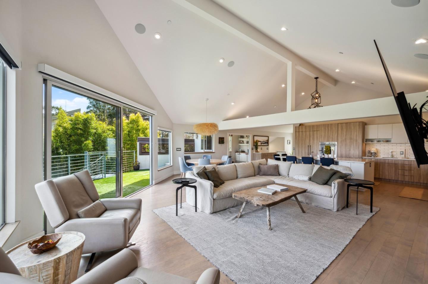 Detail Gallery Image 14 of 45 For 112 Eucalyptus Ave, Santa Cruz,  CA 95060 - 3 Beds | 2/1 Baths