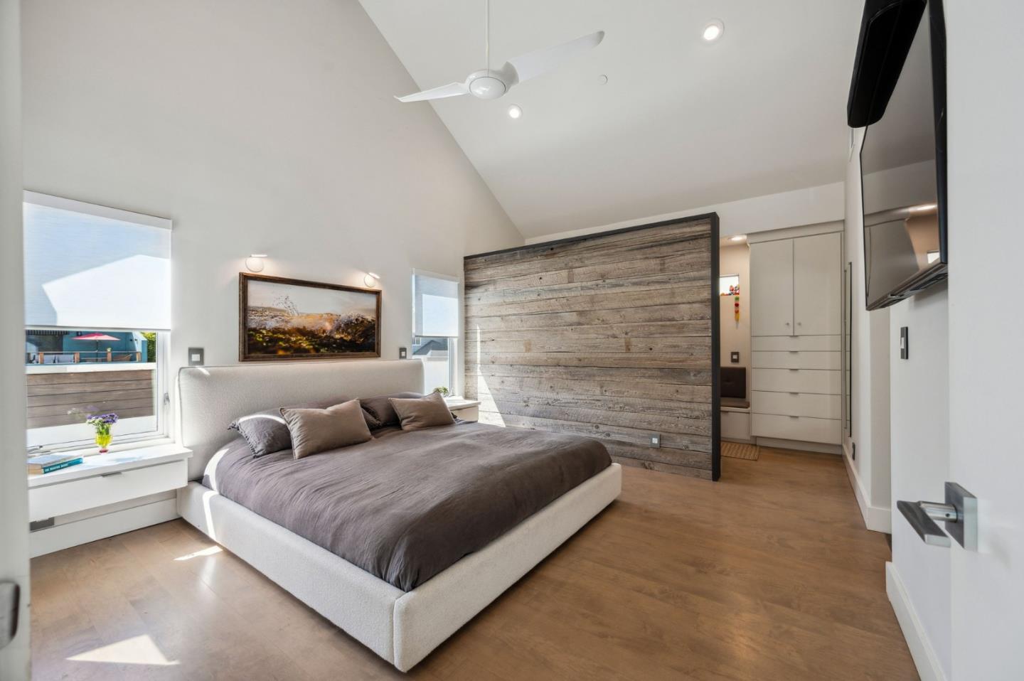 Detail Gallery Image 17 of 45 For 112 Eucalyptus Ave, Santa Cruz,  CA 95060 - 3 Beds | 2/1 Baths