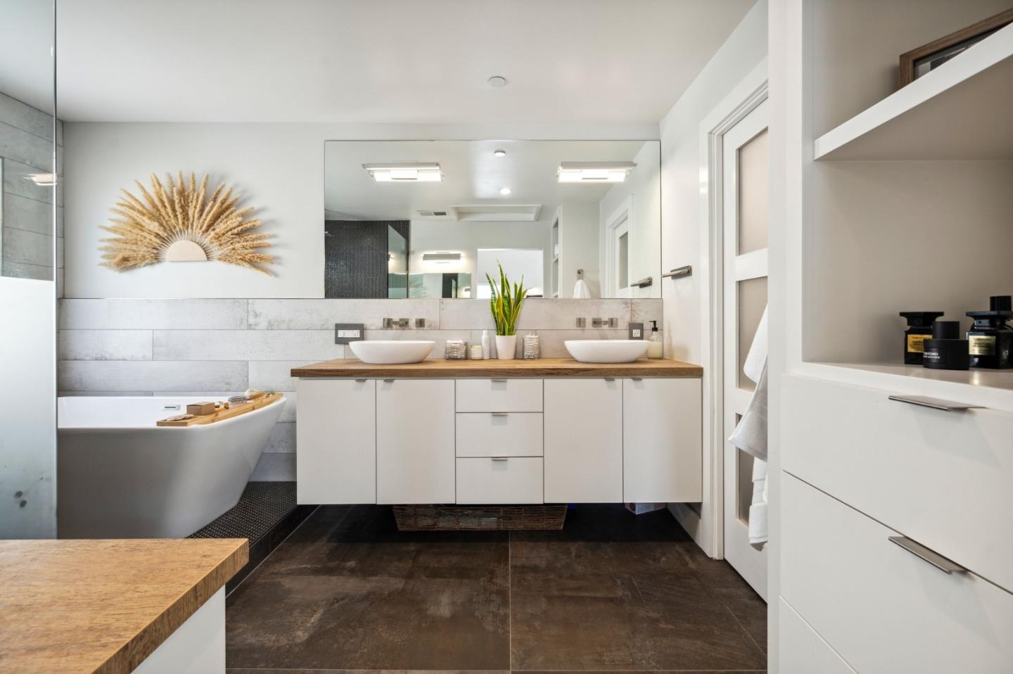 Detail Gallery Image 19 of 45 For 112 Eucalyptus Ave, Santa Cruz,  CA 95060 - 3 Beds | 2/1 Baths