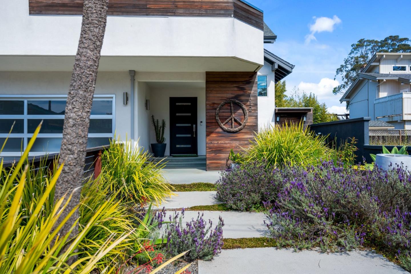 Detail Gallery Image 2 of 45 For 112 Eucalyptus Ave, Santa Cruz,  CA 95060 - 3 Beds | 2/1 Baths