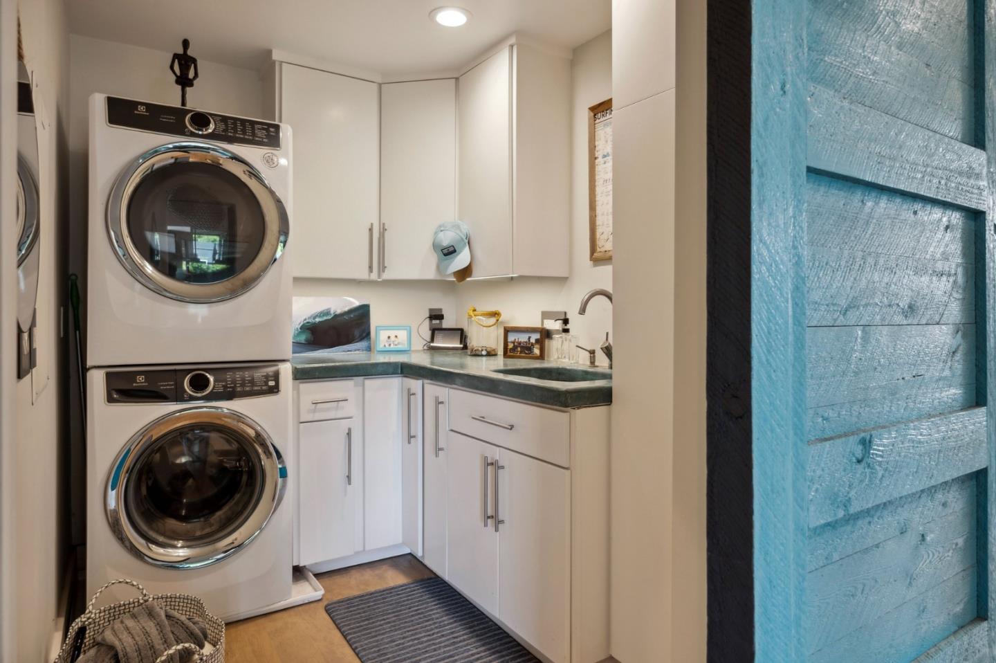 Detail Gallery Image 32 of 45 For 112 Eucalyptus Ave, Santa Cruz,  CA 95060 - 3 Beds | 2/1 Baths