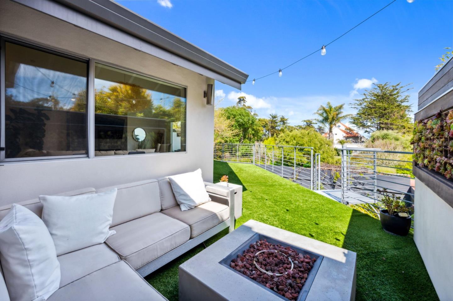 Detail Gallery Image 33 of 45 For 112 Eucalyptus Ave, Santa Cruz,  CA 95060 - 3 Beds | 2/1 Baths