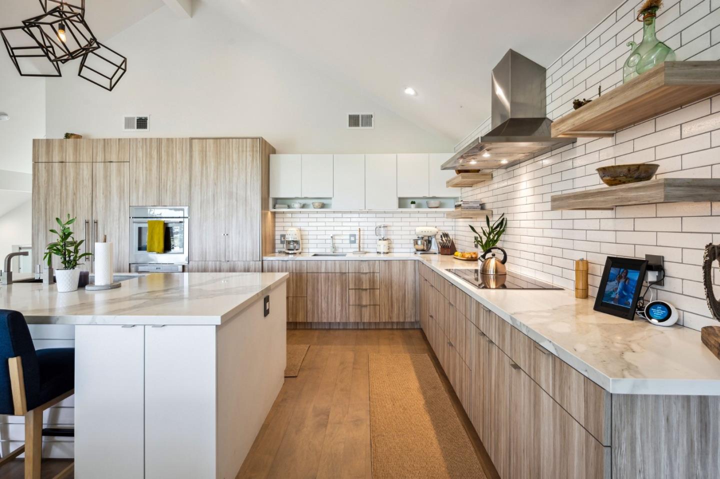 Detail Gallery Image 5 of 45 For 112 Eucalyptus Ave, Santa Cruz,  CA 95060 - 3 Beds | 2/1 Baths