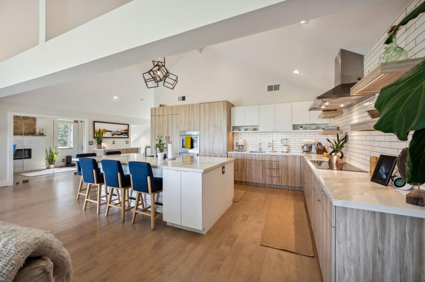 Detail Gallery Image 8 of 45 For 112 Eucalyptus Ave, Santa Cruz,  CA 95060 - 3 Beds | 2/1 Baths