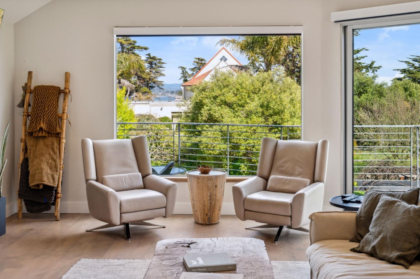 Detail Gallery Image 9 of 45 For 112 Eucalyptus Ave, Santa Cruz,  CA 95060 - 3 Beds | 2/1 Baths