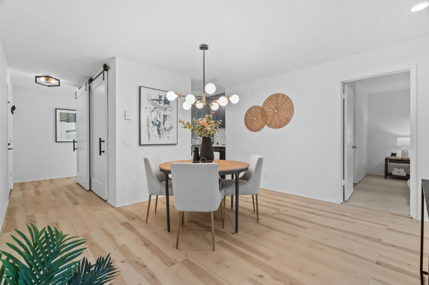 Detail Gallery Image 7 of 32 For 4000 Farm Hill Blvd #204,  Redwood City,  CA 94061 - 3 Beds | 2 Baths