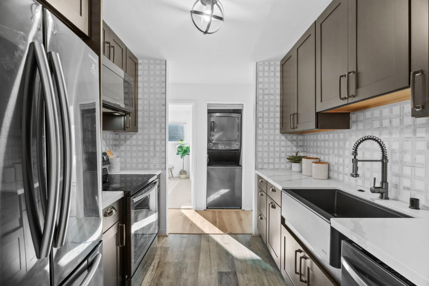 Detail Gallery Image 8 of 32 For 4000 Farm Hill Blvd #204,  Redwood City,  CA 94061 - 3 Beds | 2 Baths