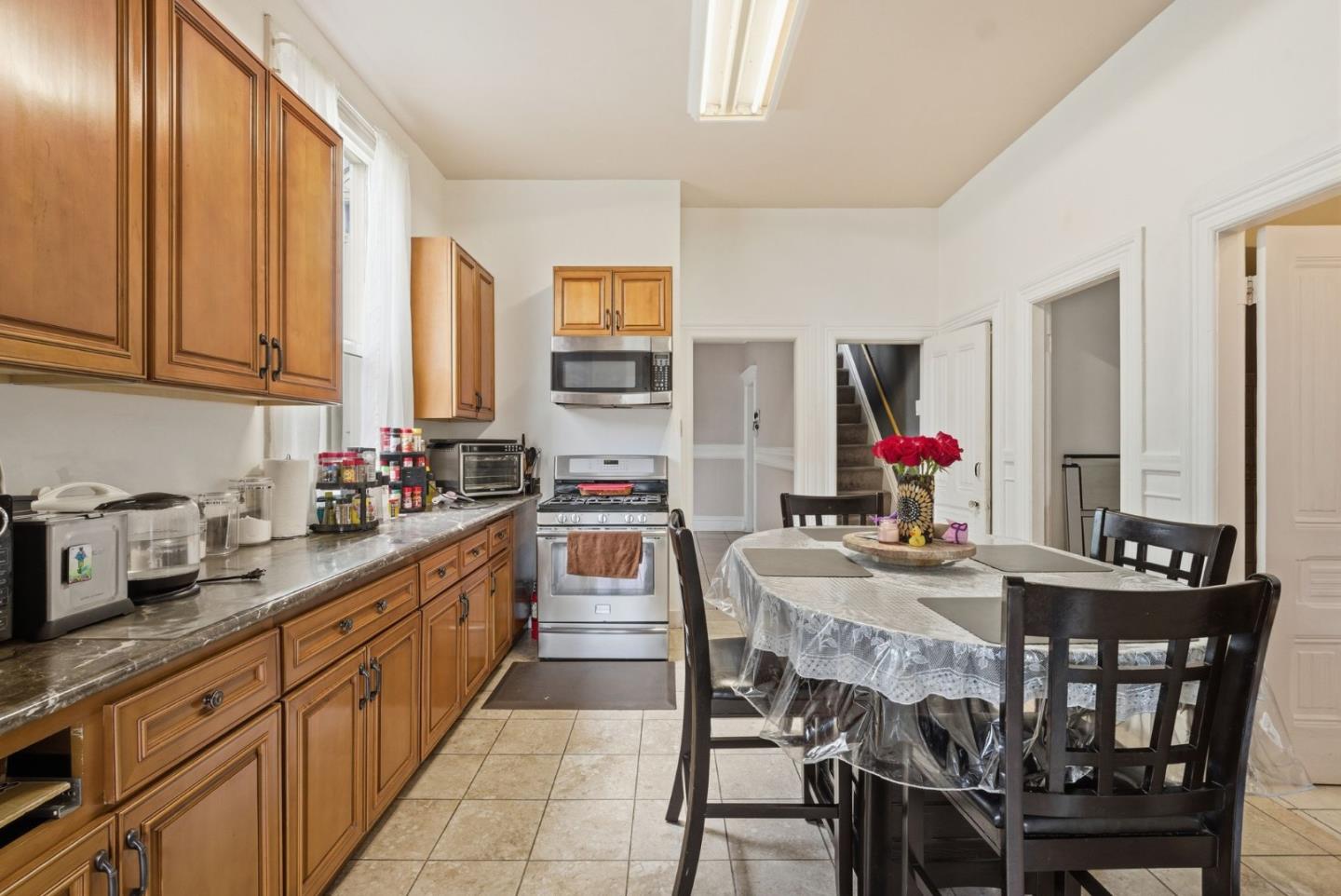 Detail Gallery Image 10 of 29 For 327 Brazil Ave, San Francisco,  CA 94112 - 1 Beds | 1 Baths