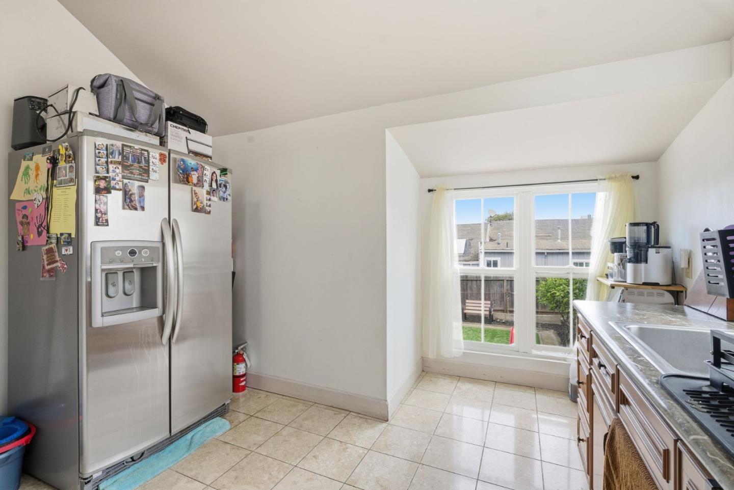 Detail Gallery Image 12 of 29 For 327 Brazil Ave, San Francisco,  CA 94112 - 1 Beds | 1 Baths