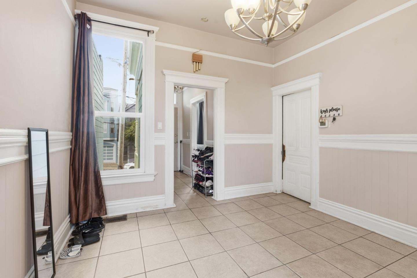 Detail Gallery Image 4 of 29 For 327 Brazil Ave, San Francisco,  CA 94112 - 1 Beds | 1 Baths