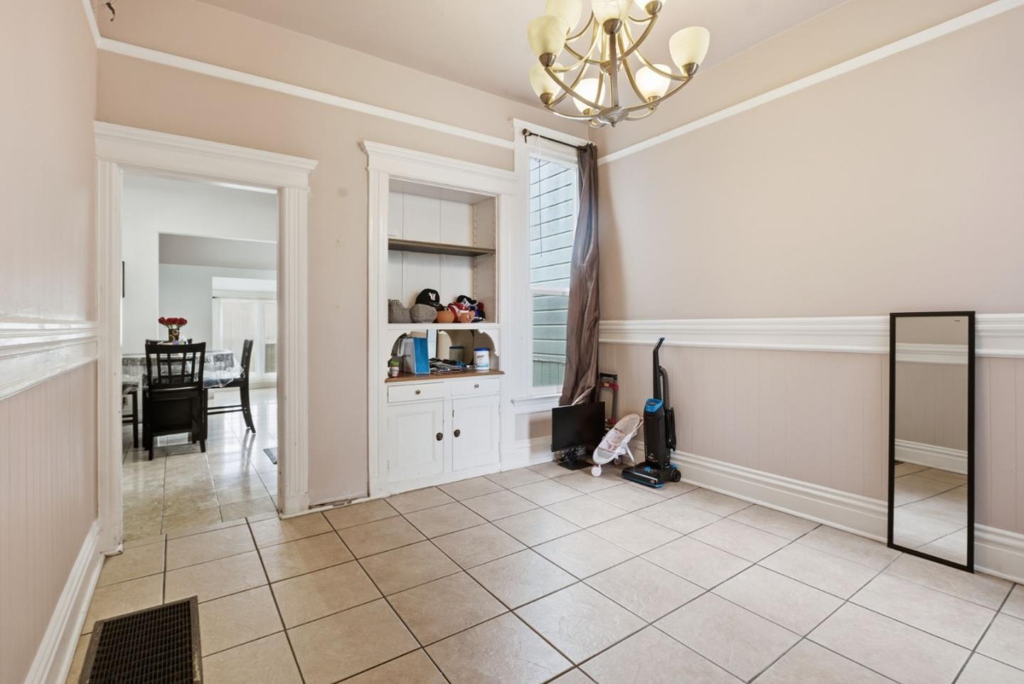 Detail Gallery Image 5 of 29 For 327 Brazil Ave, San Francisco,  CA 94112 - 1 Beds | 1 Baths