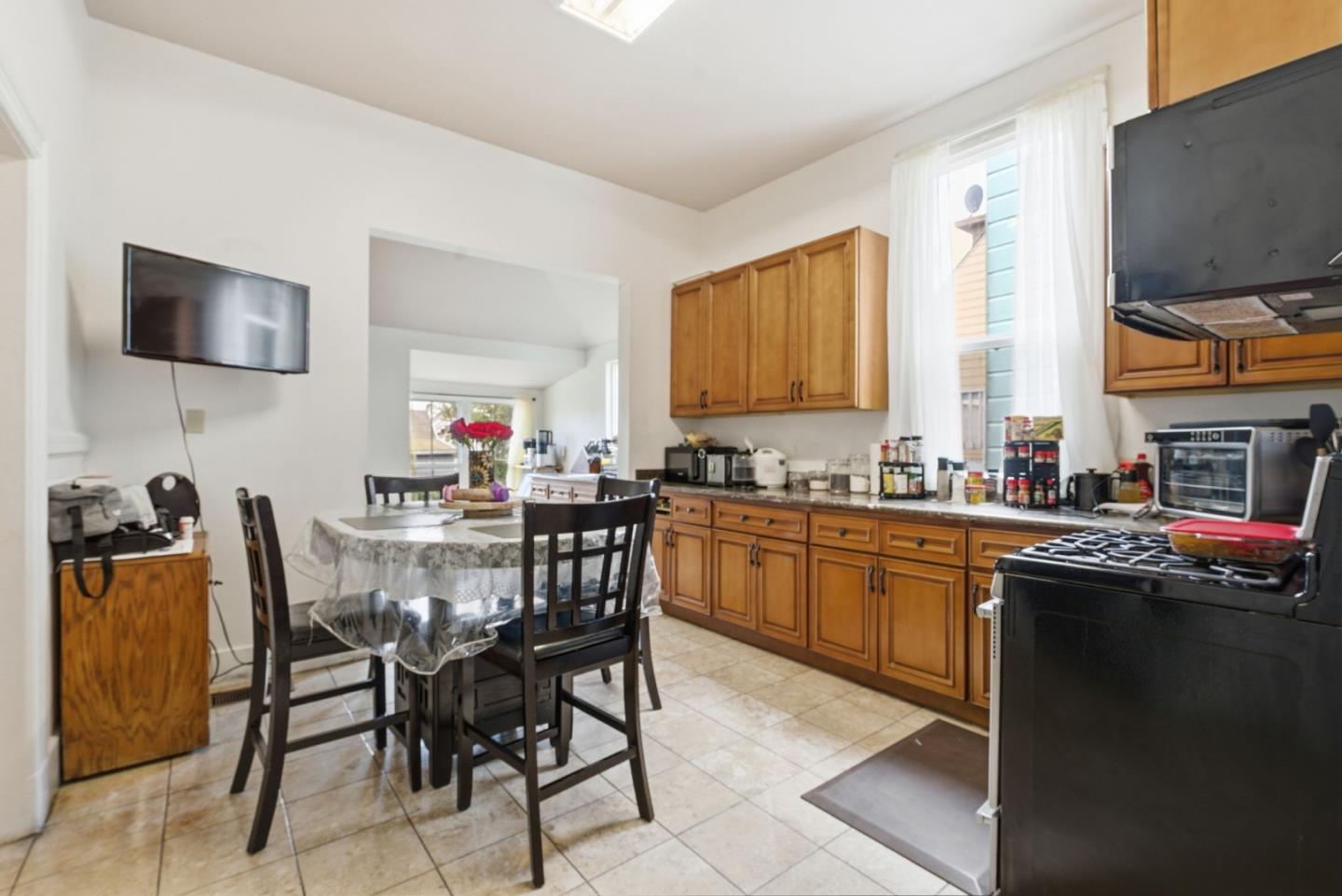 Detail Gallery Image 9 of 29 For 327 Brazil Ave, San Francisco,  CA 94112 - 1 Beds | 1 Baths