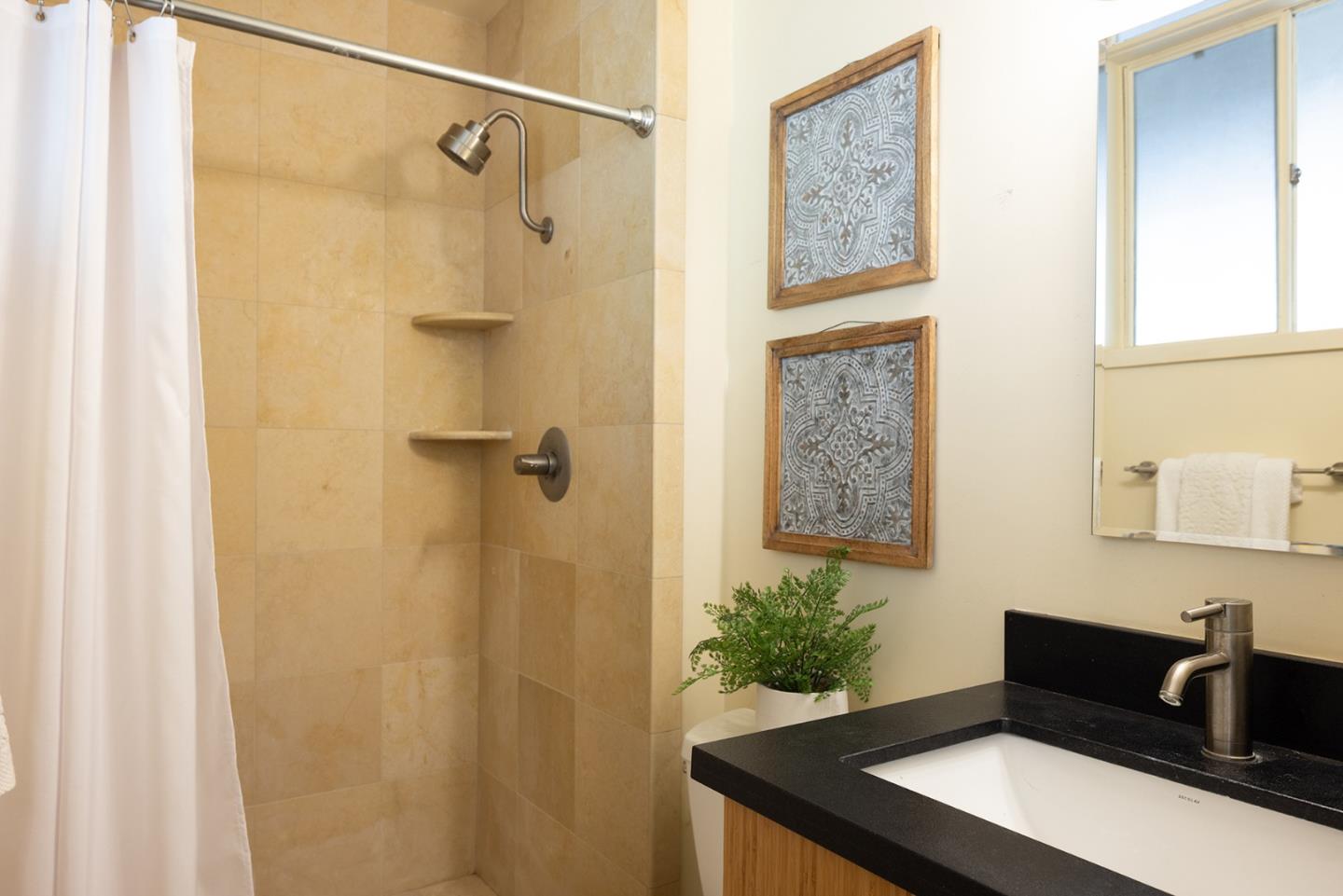 Detail Gallery Image 11 of 25 For 20 Marquard Rd, Carmel Valley,  CA 93924 - 4 Beds | 3 Baths