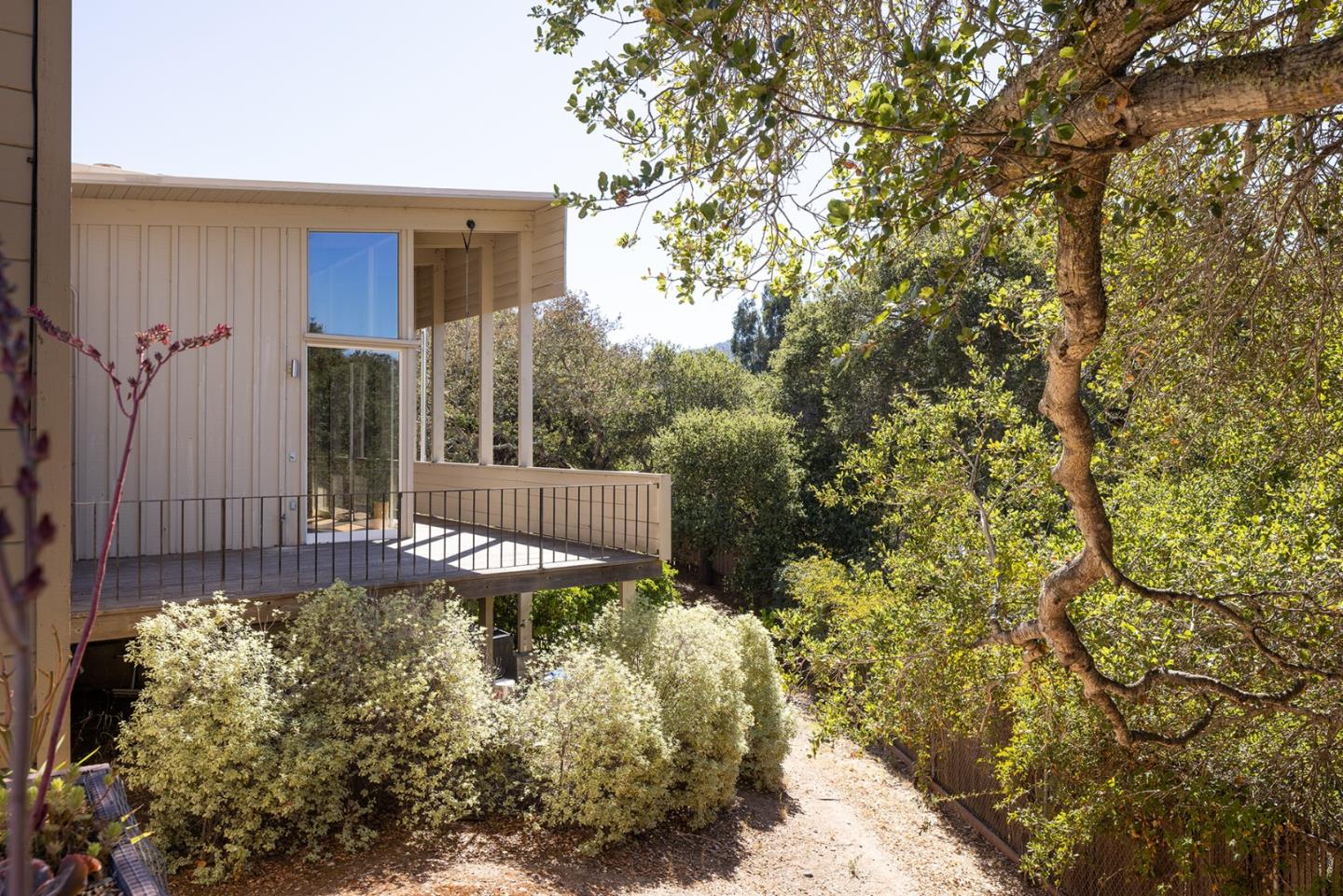 Detail Gallery Image 21 of 25 For 20 Marquard Rd, Carmel Valley,  CA 93924 - 4 Beds | 3 Baths