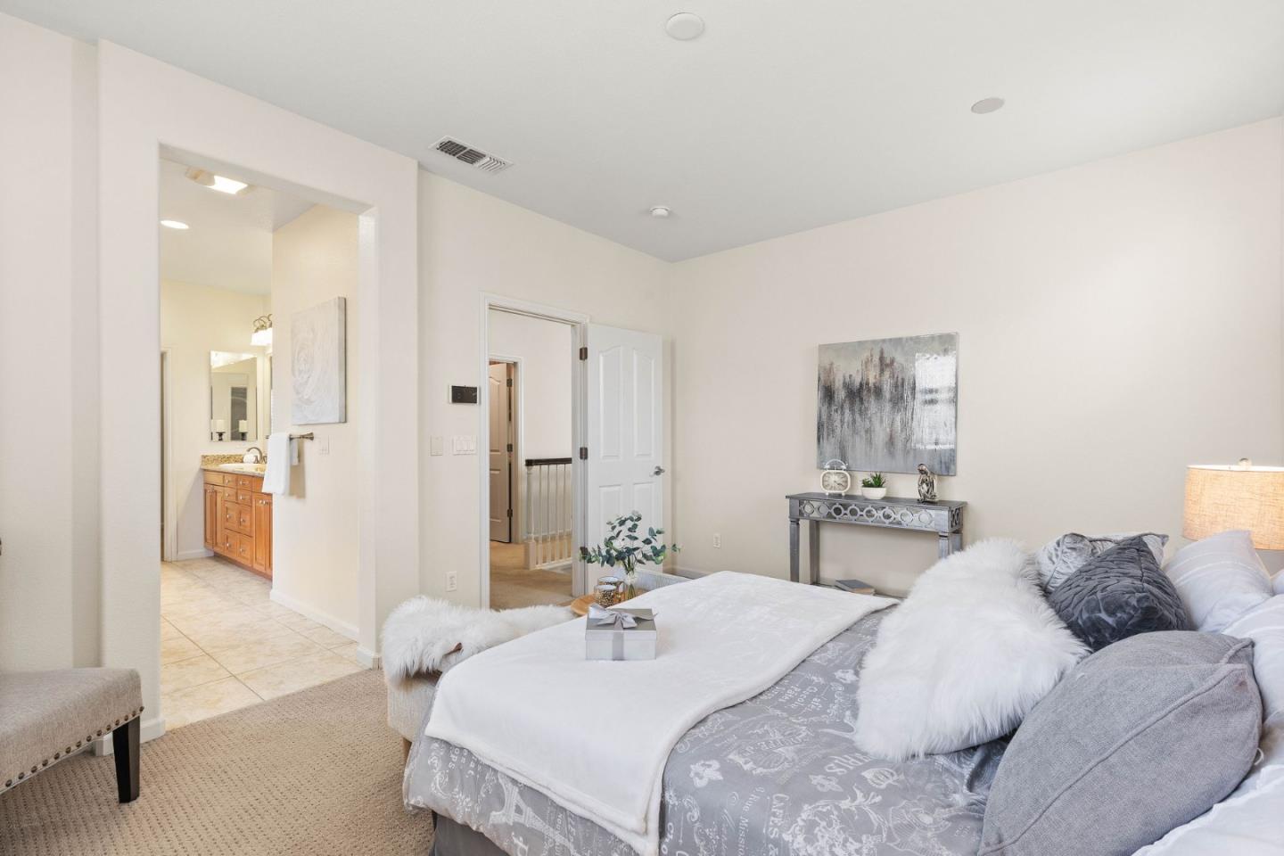 Detail Gallery Image 11 of 26 For 7260 Clear Vista Ct, San Jose,  CA 95138 - 4 Beds | 2/1 Baths