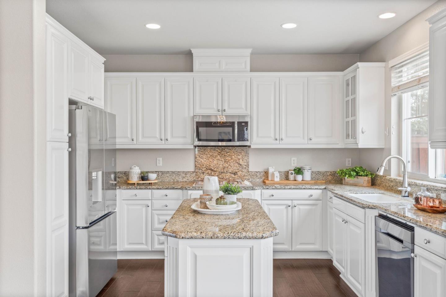 Detail Gallery Image 5 of 26 For 7260 Clear Vista Ct, San Jose,  CA 95138 - 4 Beds | 2/1 Baths