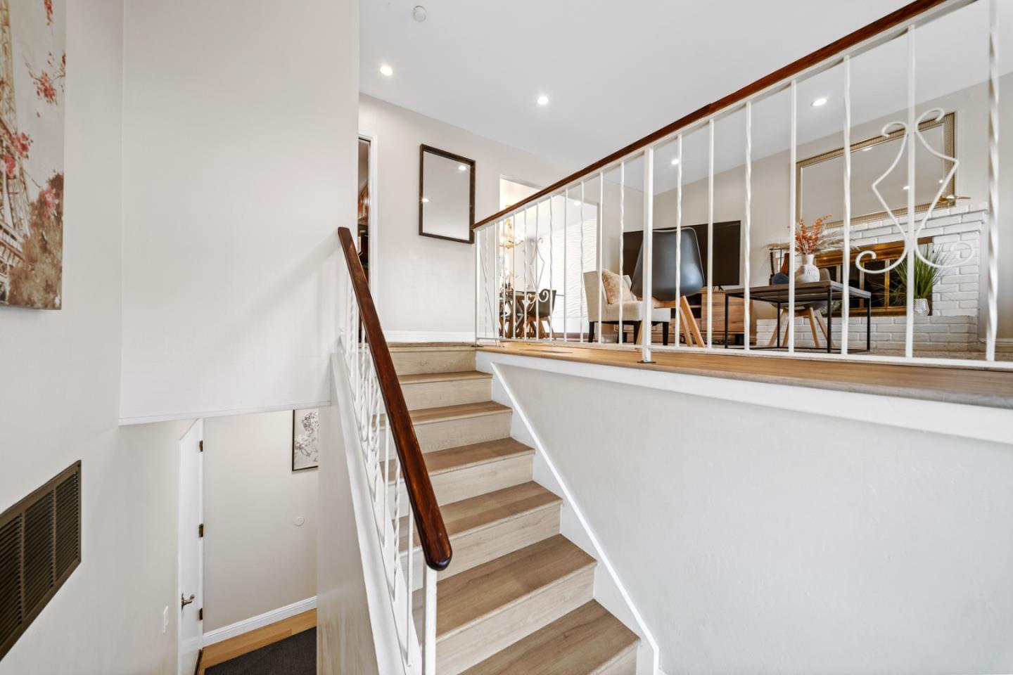 Detail Gallery Image 20 of 52 For 1331 Aspen Dr, Pacifica,  CA 94044 - 5 Beds | 3 Baths