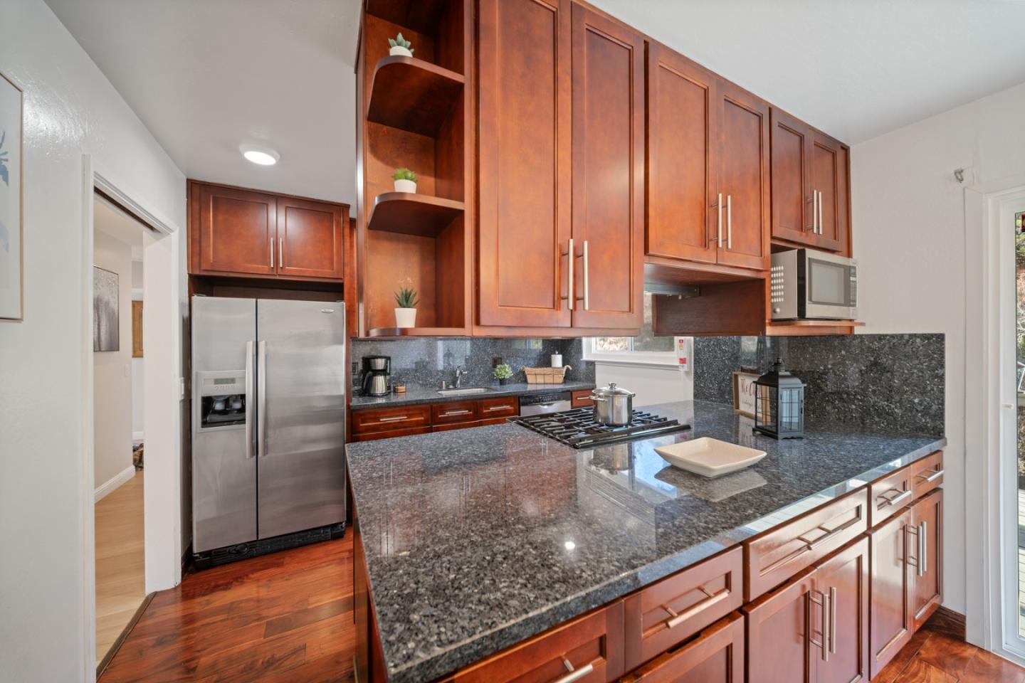 Detail Gallery Image 28 of 52 For 1331 Aspen Dr, Pacifica,  CA 94044 - 5 Beds | 3 Baths