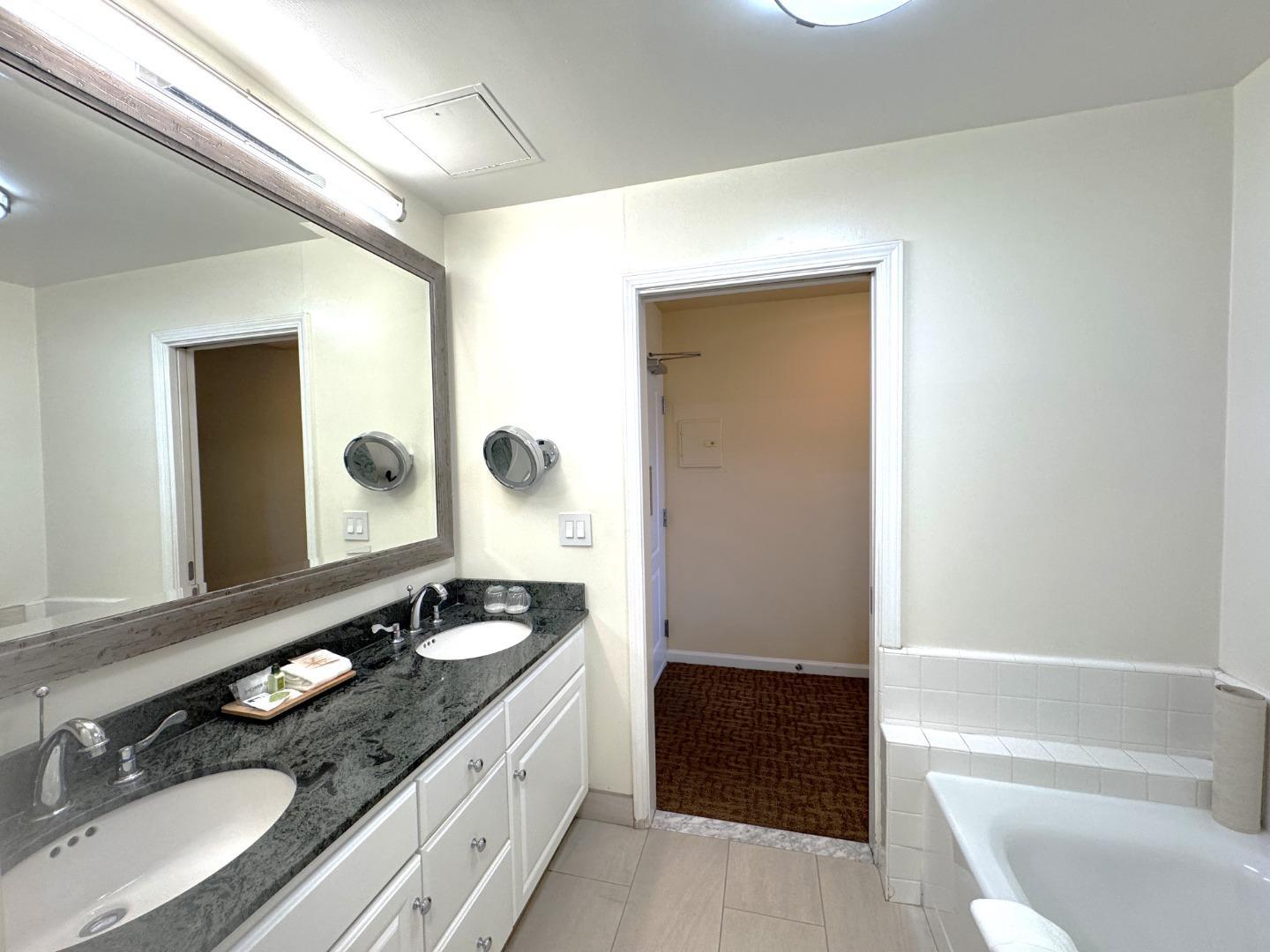 Detail Gallery Image 12 of 21 For 4100 Cabrillo Hwy #104,  Half Moon Bay,  CA 94019 - 1 Beds | 1 Baths