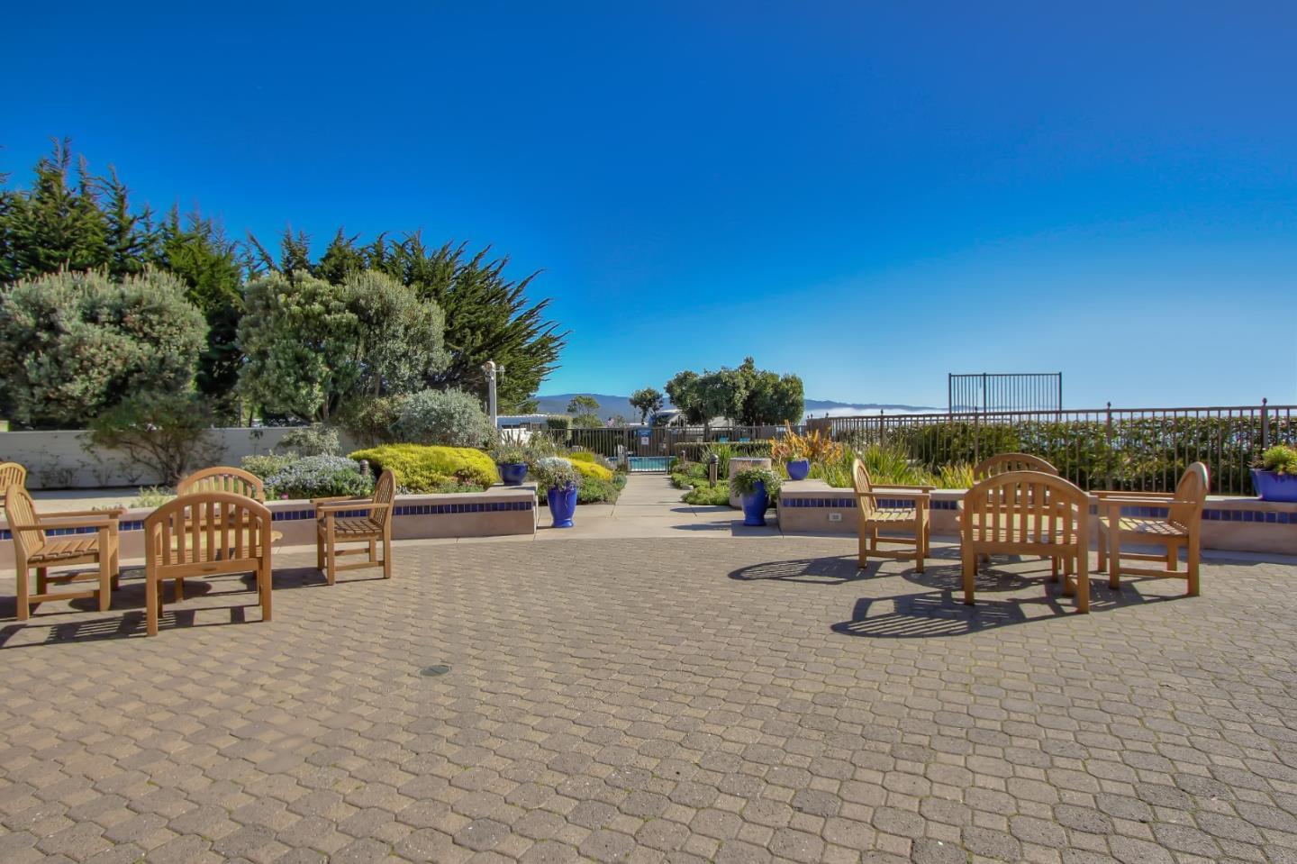 Detail Gallery Image 15 of 21 For 4100 Cabrillo Hwy #104,  Half Moon Bay,  CA 94019 - 1 Beds | 1 Baths