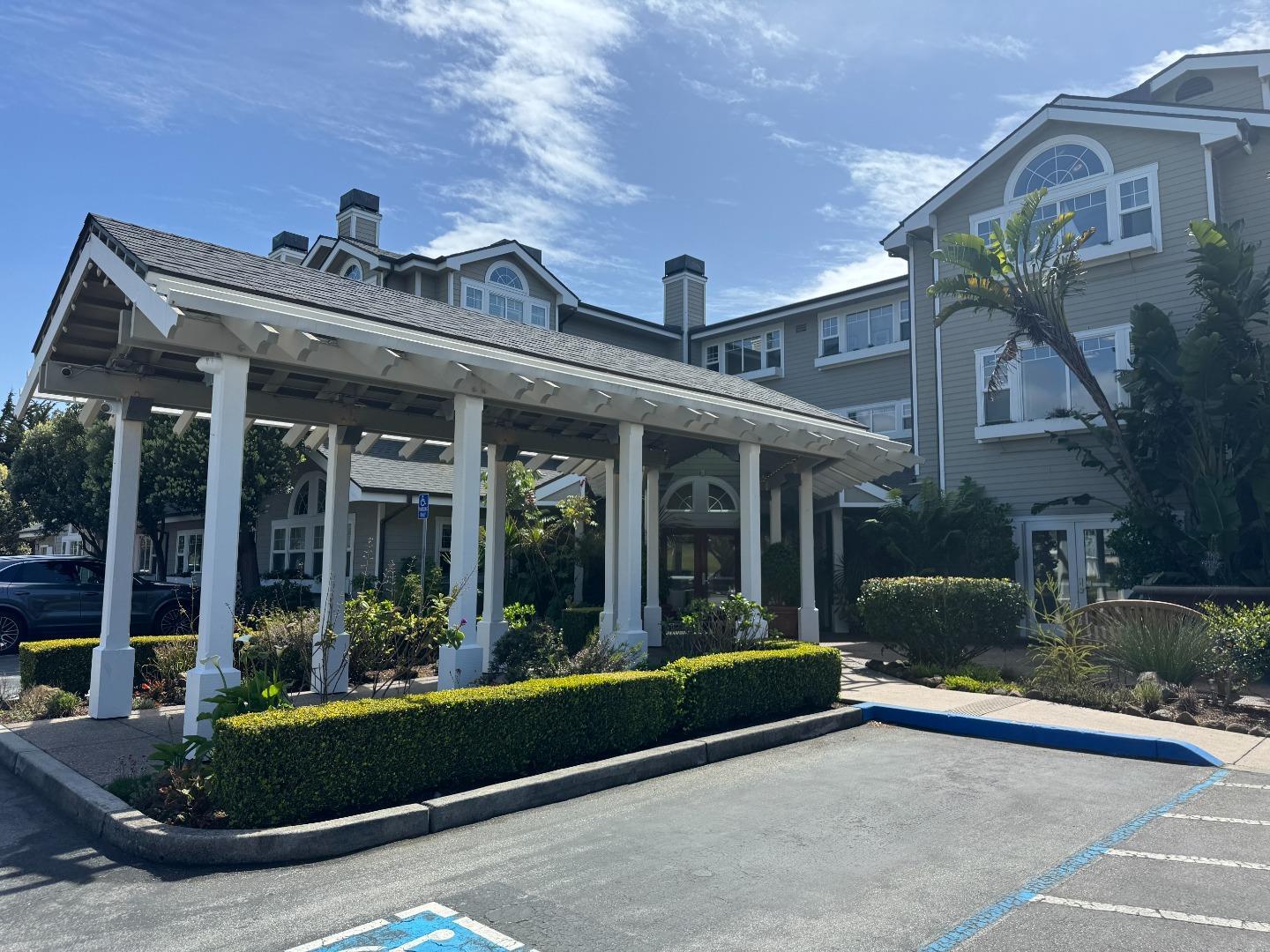 Detail Gallery Image 2 of 21 For 4100 Cabrillo Hwy #104,  Half Moon Bay,  CA 94019 - 1 Beds | 1 Baths