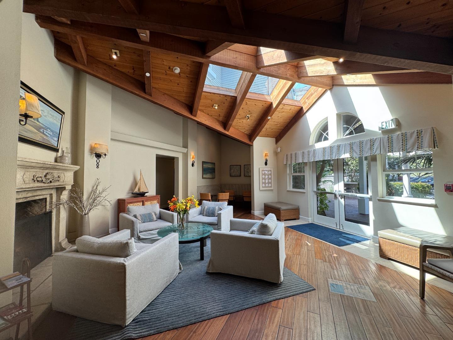 Detail Gallery Image 3 of 21 For 4100 Cabrillo Hwy #104,  Half Moon Bay,  CA 94019 - 1 Beds | 1 Baths