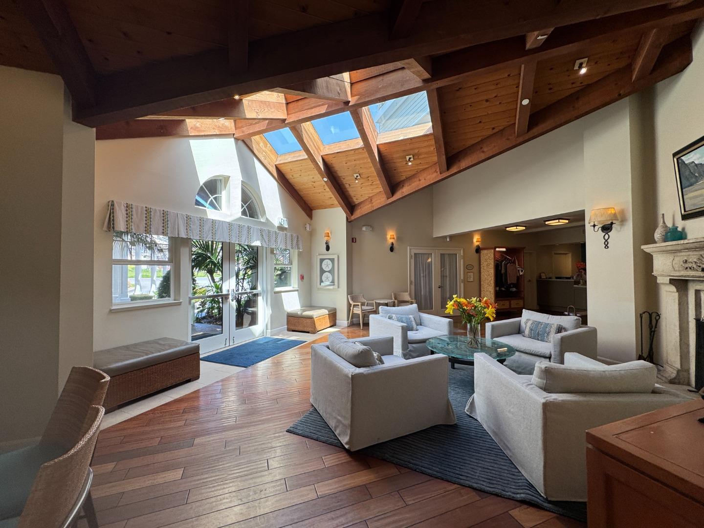 Detail Gallery Image 5 of 21 For 4100 Cabrillo Hwy #104,  Half Moon Bay,  CA 94019 - 1 Beds | 1 Baths