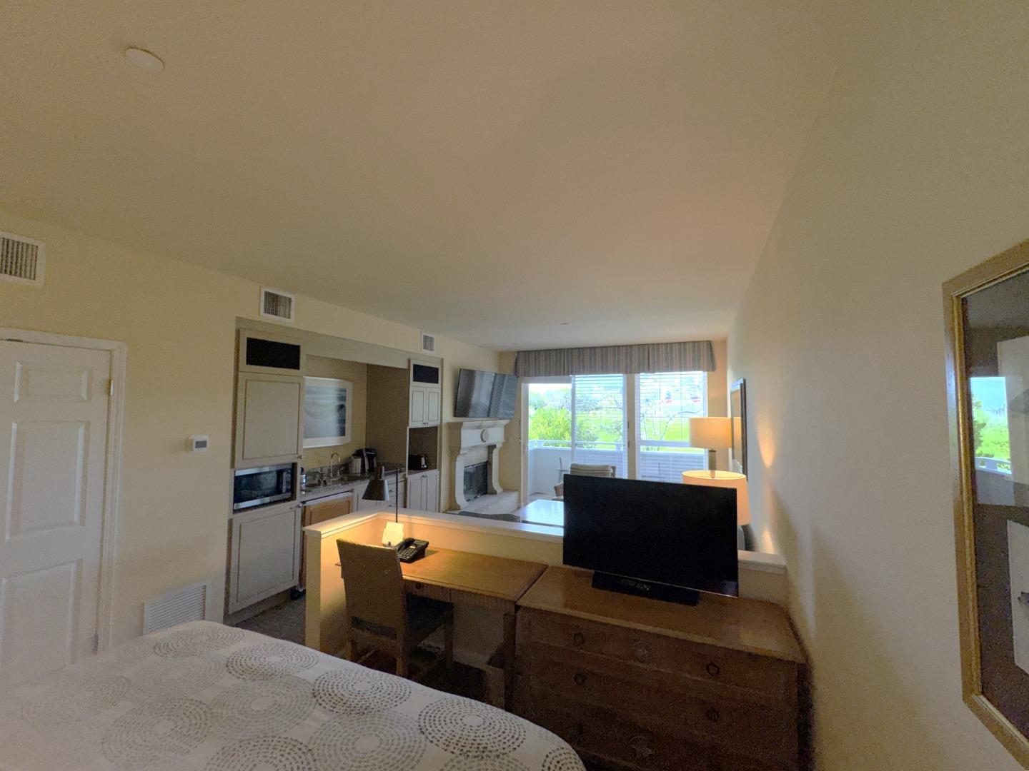 Detail Gallery Image 7 of 21 For 4100 Cabrillo Hwy #104,  Half Moon Bay,  CA 94019 - 1 Beds | 1 Baths