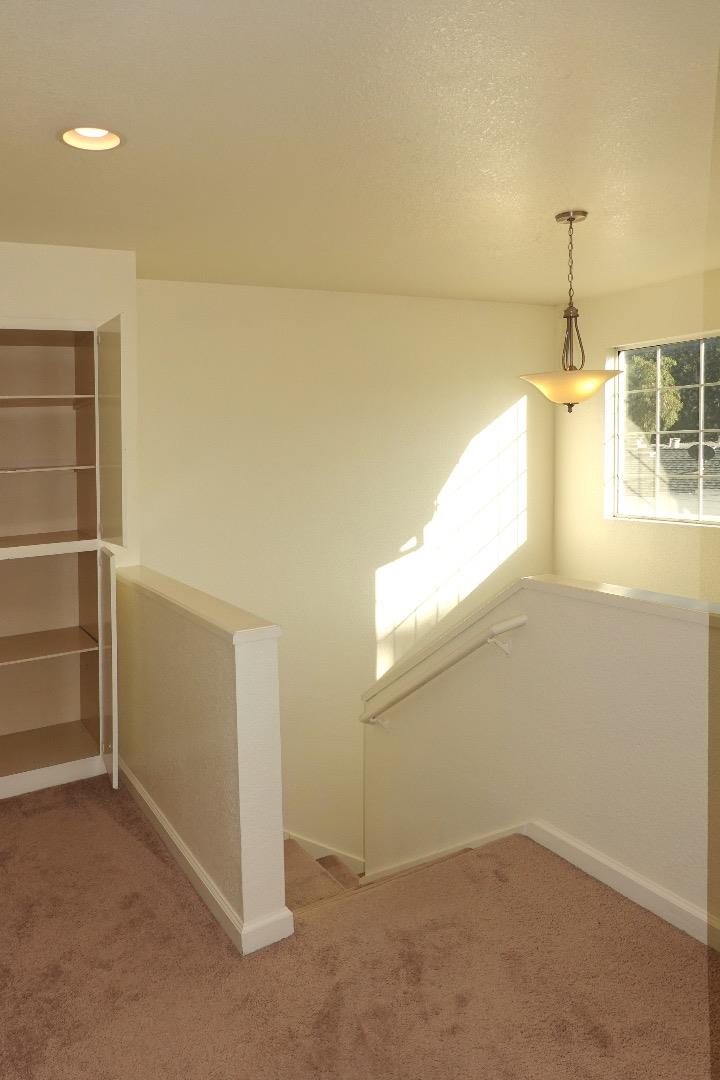 Detail Gallery Image 13 of 22 For 1013 Woodside Rd, Redwood City,  CA 94061 - 3 Beds | 2/1 Baths