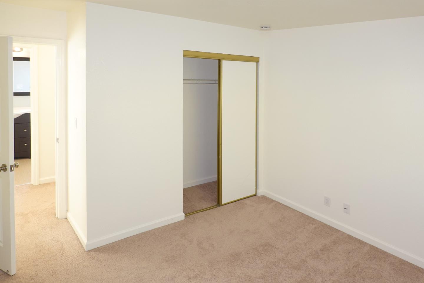 Detail Gallery Image 16 of 22 For 1013 Woodside Rd, Redwood City,  CA 94061 - 3 Beds | 2/1 Baths