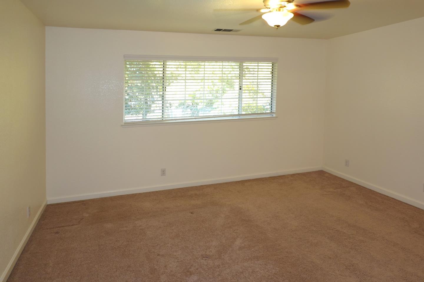 Detail Gallery Image 20 of 22 For 1013 Woodside Rd, Redwood City,  CA 94061 - 3 Beds | 2/1 Baths