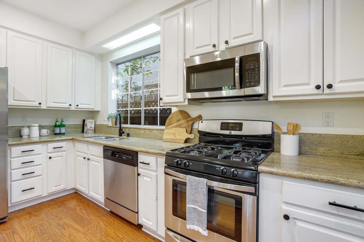 Detail Gallery Image 13 of 34 For 2360 De Varona Pl, Santa Clara,  CA 95050 - 4 Beds | 3 Baths