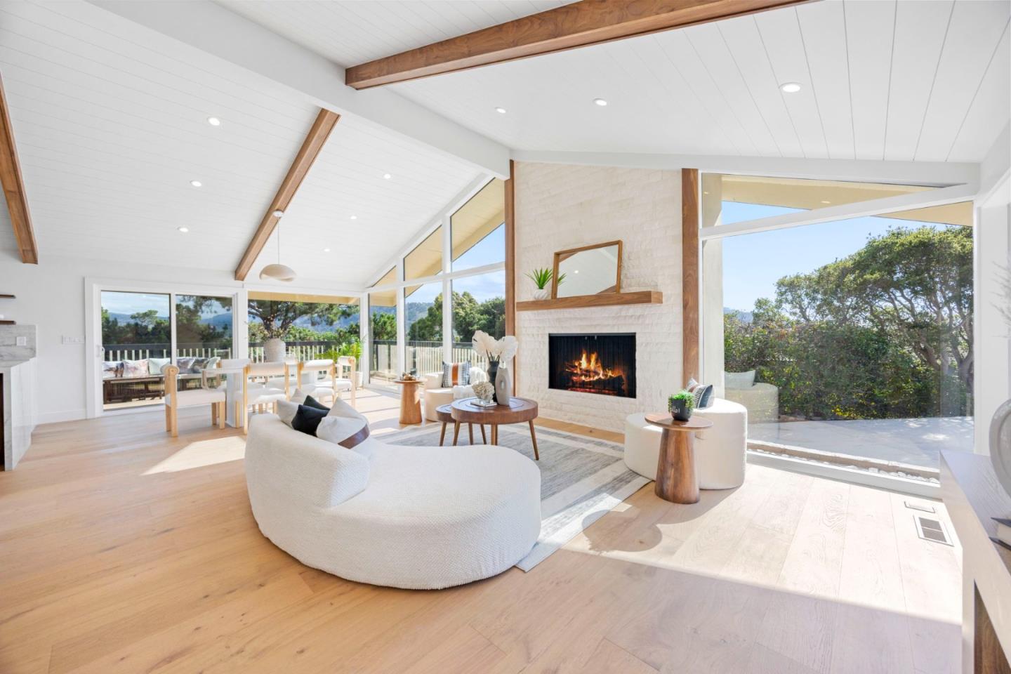 Detail Gallery Image 12 of 59 For 25805 Carmel Knolls, Carmel,  CA 93923 - 4 Beds | 2/1 Baths