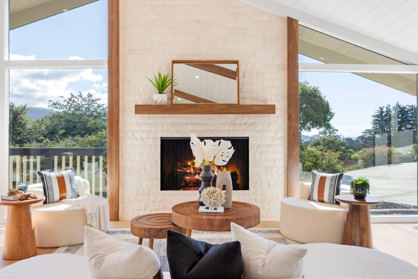 Detail Gallery Image 9 of 59 For 25805 Carmel Knolls, Carmel,  CA 93923 - 4 Beds | 2/1 Baths