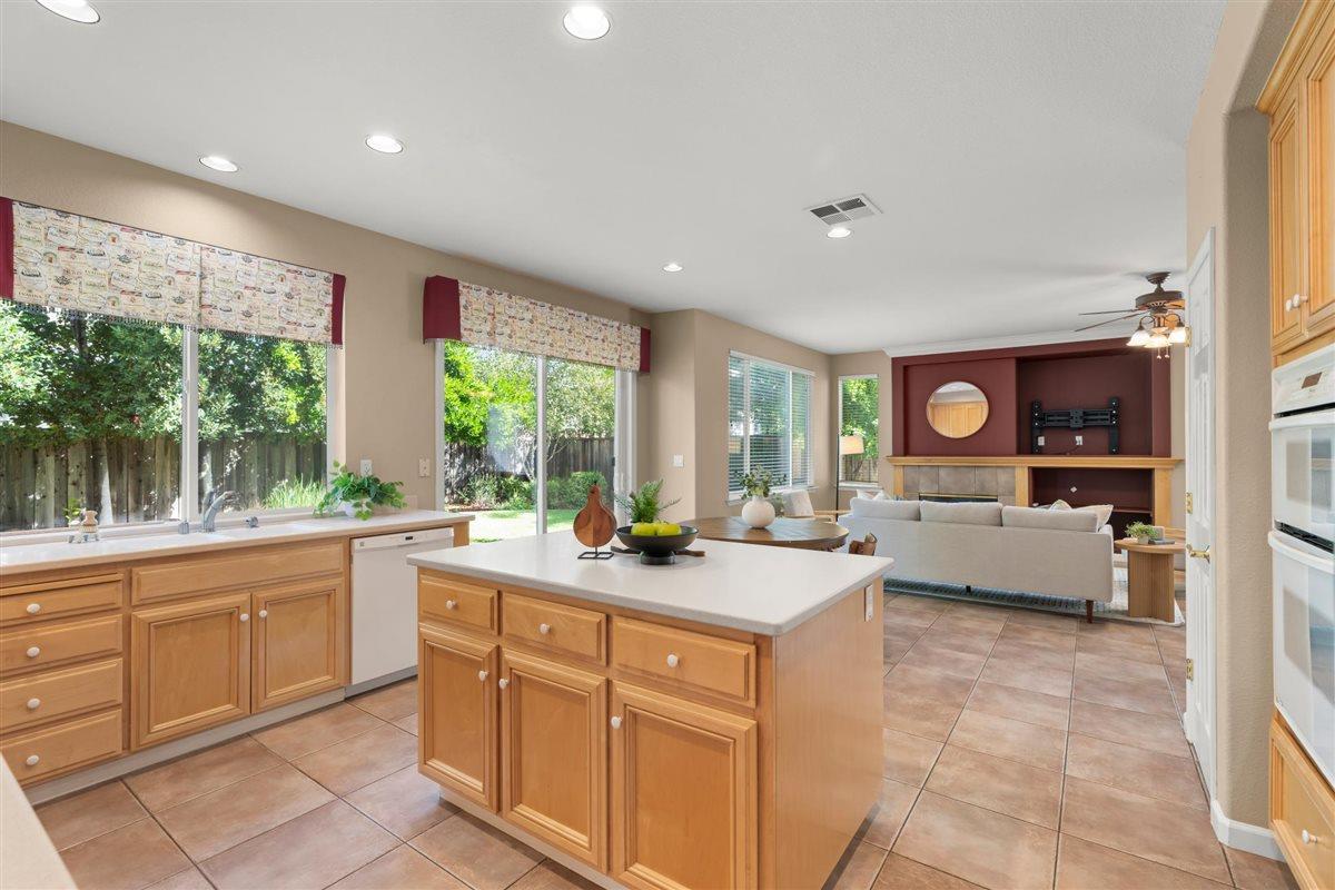 Detail Gallery Image 15 of 57 For 1469 Goshawk Ct, Gilroy,  CA 95020 - 4 Beds | 3 Baths