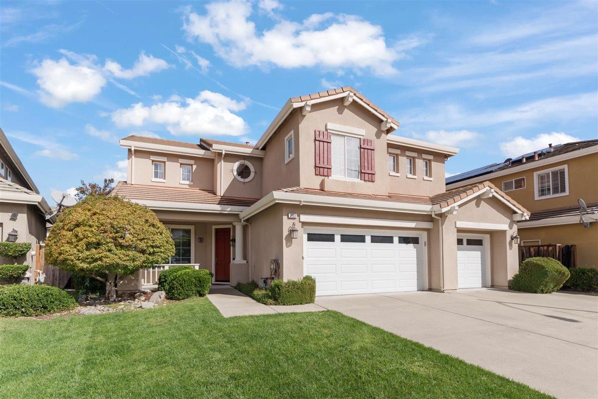 Detail Gallery Image 3 of 57 For 1469 Goshawk Ct, Gilroy,  CA 95020 - 4 Beds | 3 Baths