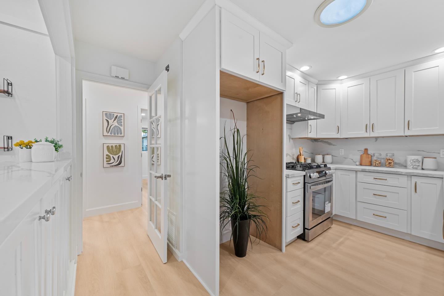 Detail Gallery Image 13 of 45 For 1013 Karen Way, Mountain View,  CA 94040 - 3 Beds | 2 Baths