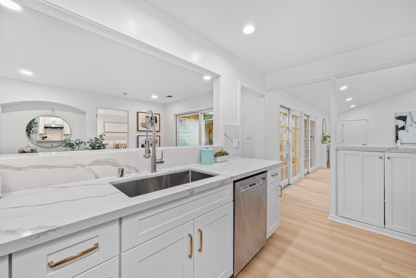 Detail Gallery Image 14 of 45 For 1013 Karen Way, Mountain View,  CA 94040 - 3 Beds | 2 Baths