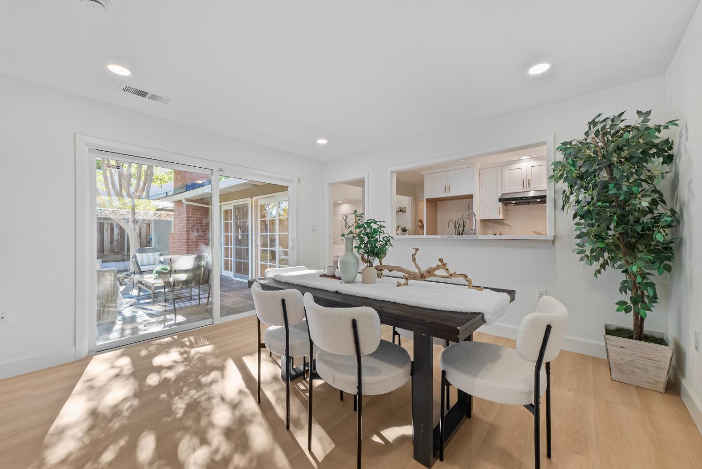 Detail Gallery Image 17 of 45 For 1013 Karen Way, Mountain View,  CA 94040 - 3 Beds | 2 Baths